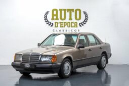 Mercedes-Benz 230E