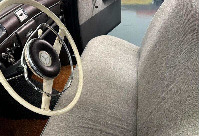 Mercedes-Benz 180B Ponton