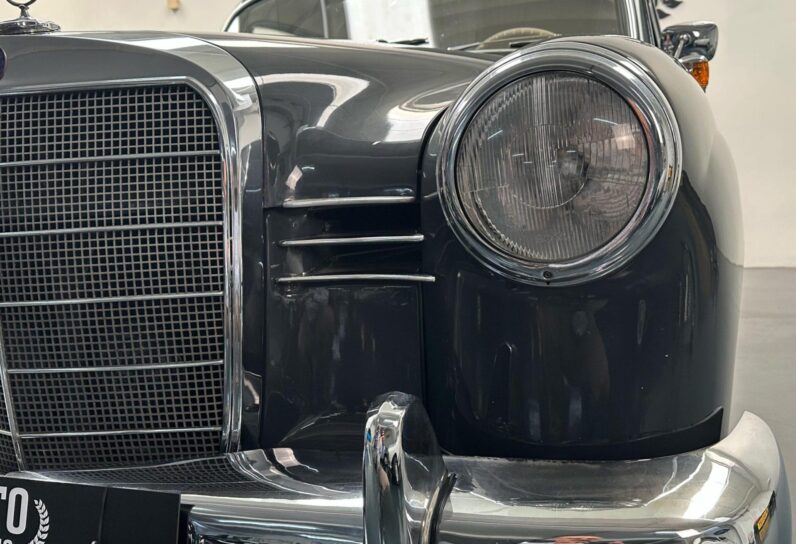 Mercedes-Benz 180B Ponton