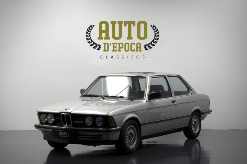 BMW 323i (E21)
