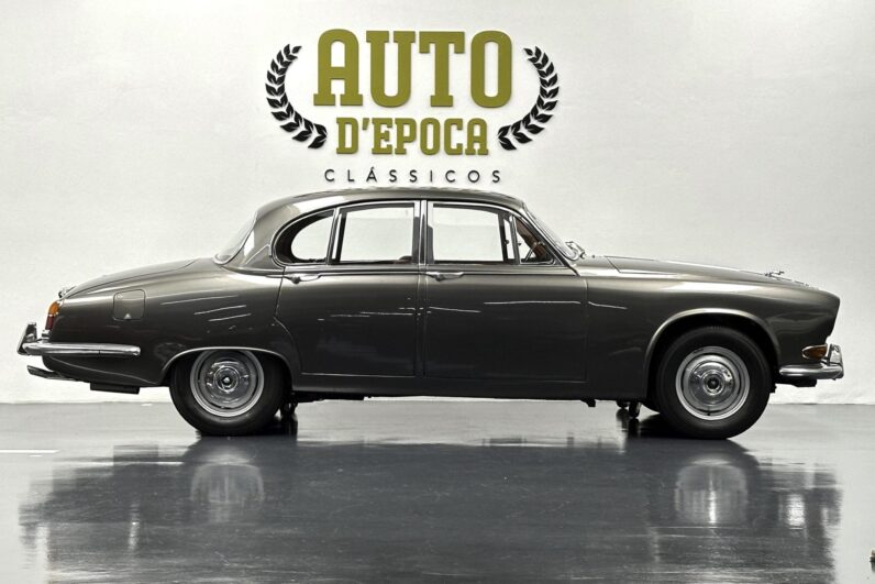 Jaguar 420 Sovereign